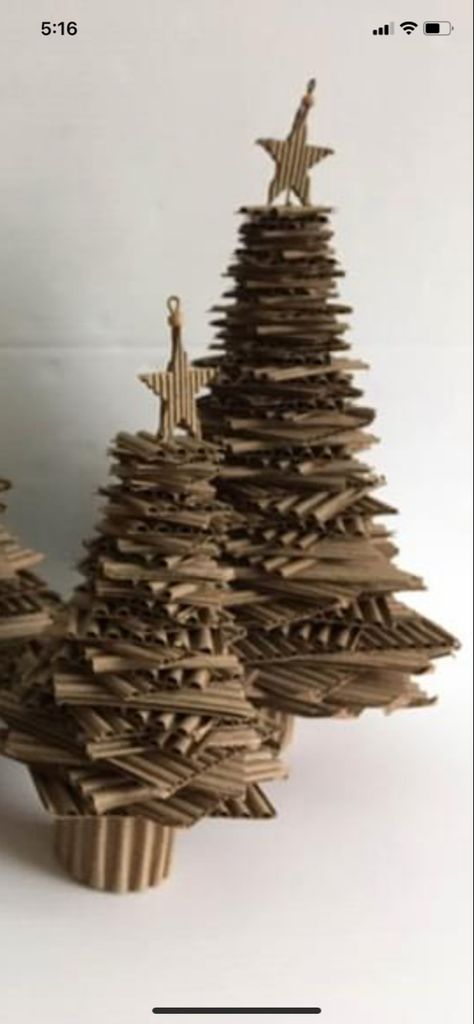 Corrugated Cardboard Crafts, Christmas Tree Recycled Materials, Christmas Carol Themes, Tree Cardboard, A Christmas Carol Themes, Paper Christmas Crafts, Eco Club, Cardboard Tree, Recycled Christmas Tree