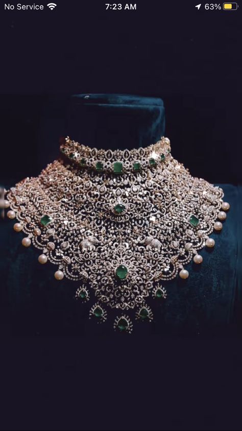 Luxury Heavy Choker For Reception, Luxury Heavy Wedding Choker, Silver Rajputi Jewellery, Elegant Heavy Temple Necklace Choker, Luxury Heavy Temple Jewelry Choker, Luxury Bollywood Choker With Stone Work, Bridal Jewellery Inspiration, Bridal Diamond Necklace, Bridal Necklace Designs