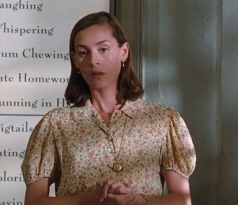 Jennifer Honey, Miss Honey Matilda, Embeth Davidtz, Miss Honey, Teacher Aesthetic, Honey Do, Iconic Characters, Aesthetic Outfits, Matilda