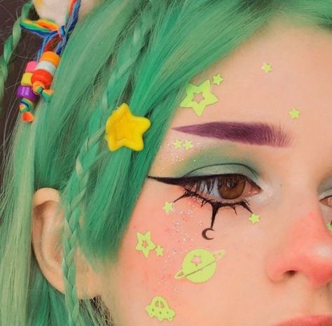 All credit to creators /follow aesthetic. tips/ideas Makeup Egirl, Funky Makeup, Colourful Hair, Cute Eye Makeup, Graphic Makeup, Swag Makeup, Cool Makeup Looks, Dope Makeup, Eye Makeup Designs