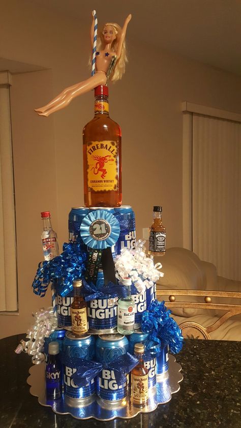 21st birthday beer cake made for boyfriends birthday! #21 #beercake #birthday Pepsi Cake, 21st Birthday Gifts For Guys, 21st Birthday Gifts For Boyfriend, 21st Birthday Beer Cake, 21st Birthday Cake For Guys, 21st Birthday Boy, Beer Cakes, Birthday Present Diy, Birthday Beer Cake