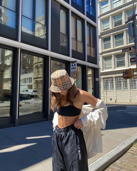 Rae Hersey on Instagram: “New favorite bucket hat 🙊 @luisaviaroma Location: Wooster & Grand - Soho #classystreetwear #streetwearfashion #luisaviaroma #ootdfash…” Bucket Hat Girl, Classy Streetwear, Book Aesthetic, Soho, Streetwear Fashion, Fashion Inspo Outfits, Trendy Outfits, Bucket Hat, Fashion Inspo