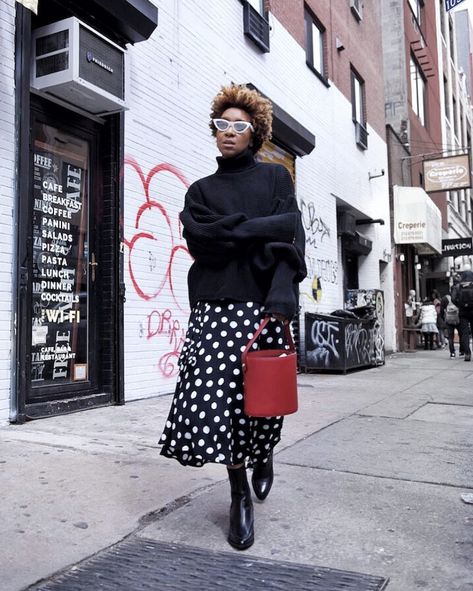 Update Your Fall Work Wardrobe with These 9 Outfits via @WhoWhatWearUK Polka Dot Skirt Outfit, Fall Maxi Skirt Outfits, Dot Skirt Outfit, Black Sweater Outfit, Maxi Skirt Fall, Casual Skirt Outfits, Maxi Skirt Outfits, Polka Dot Skirt, Dot Skirt