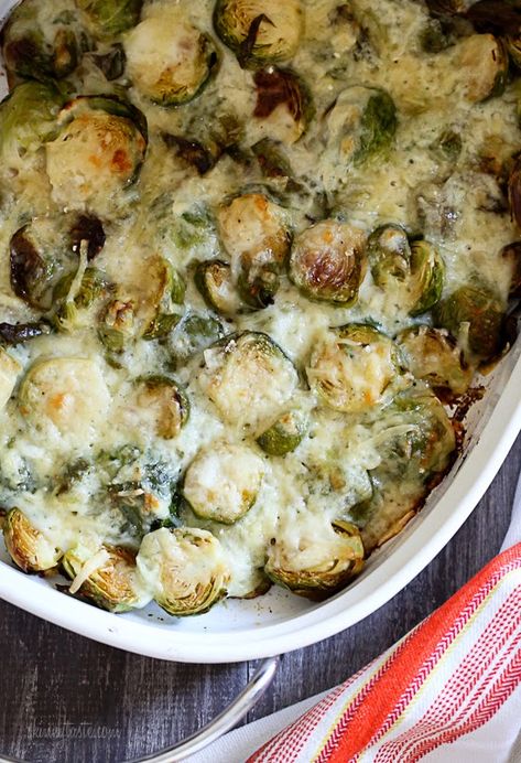 Delicious roasted brussels sprouts with a light Gruyere cheese sauce. Brussels Sprouts Gratin, Au Gratin Recipes, Sprout Recipes, Brussels Sprouts Recipe, Cheesy Sauce, Skinny Taste Recipes, Keto Recipe, Idee Pasto Sano, Carb Diet