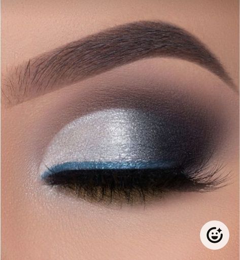 Navy Eye Makeup, Glamorous Eye Makeup, Blue Eyeshadow Looks, Pretty Eye Makeup, Day Makeup Looks, Eye Makeup Looks, Eye Makeup Ideas, Blue Eyeliner, Eye Makeup Pictures