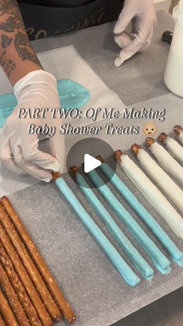 123K views · 10K likes | Creative Cravings 👩🏽‍🍳🍫 on Instagram: "I enjoyed making these baby shower treats🥹👶🏼🫶🏽. There were a lot of firsts, but I did pretty good 😊. Here’s part 2 of me making baby shower treats ♥️This song reminds me of my little nephew 🥹 #smallbusiness #showwhatyoursmallbusinesssells #chocolatecoveredpretzels #chocolatecoveredmarshmallows #chocolatecoveredricekrispies #treatmaker #pretzelrods #dessertcups #cheesecakecups #strawberrycrunch #treattable #supportsmallbusiness #explore #explorepage #dessert #babyshower #babyshowertreats #mamashand #elephantbabyshower #babyshowerideas" Graduation Pretzel Rods, How To Make Chocolate Covered Pretzels, Graduation Rice Krispie Treats, Baby Shower Treats Boy, Baby Shower Snack Ideas, Dessert Pops, Candy Pretzels, Baby Shower Snacks Boy, Baby Shower Finger Foods