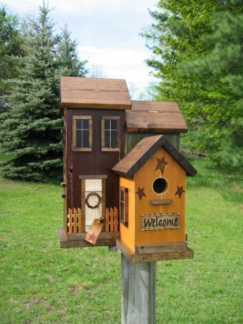 DIY Bird Houses - Build a Bird House - Easy Bird House Ideas for Kids and Adult To Make - Free Plans and Tutorials for Wooden, Simple, Upcyle Designs, Recycle Plastic and Creative Ways To Make Rustic Outdoor Decor and a Home for the Birds - Fun Projects for Your Backyard This Summer http://diyjoy.com/diy-bird-houses Birdhouse Ideas, Saltbox Houses, Garden Birdhouses, Bird House Plans, Bird House Kits, Home Building Tips, Bird Aviary, Diy Birds, Bird Houses Diy