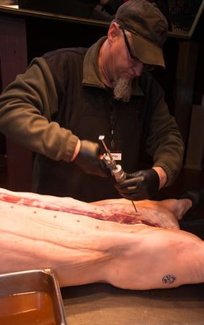 The recipe for purchasing, preparing, and cooking a whole hog or suckling pig and how to hold a traditional Carolina Pig Picking. Barbecue Sandwiches, Cute Farm Animals, Digital Meat Thermometer, Pig Roast, Barbecue Sauce, Bbq Sauce, How To Cook, Outdoor Cooking, Pork Recipes