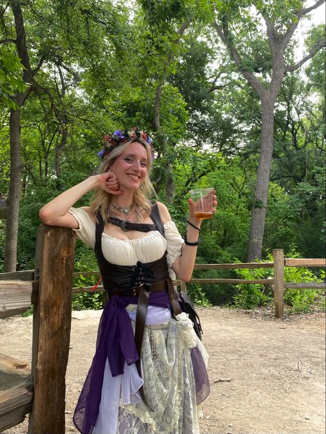 #renaissance #renfest #renfaire #medeival #renaissanceoutfit #medeivalinspo #wench #barmaid #freepeopleskirt #frenchcourtship #frenchcourtshipskirt Ren Faire Tavern Wench, Barmaid Outfit, Layered Ren Faire Outfit, Ren Faire Overdress, Ren Faire Bodice, Tavern Wench, Rennaisance Faire, Medieval Festival Corset, Wench Costume