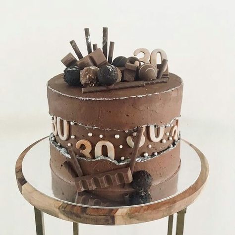 Birthday Cake For Men, Cake For Men, Chocolate Cake Designs, Elegant Birthday Cakes, Chocolate Cake Decoration, Cake Decorating Frosting, Creative Birthday Cakes, Cake Decorating Designs, New Cake