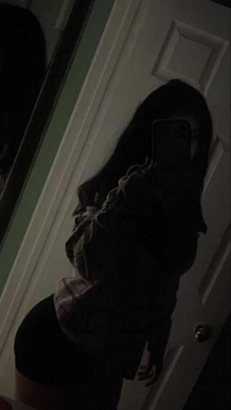 #fit #body #flannel #aesthetic #fit #comfy #outfit Fit Check Mirror Selfie No Face Snap, Body Picture Ideas Mirror No Face, Mirror Body Pic, Comfy Selfie, Faceless Body Pics, Fit Mirror Selfie, Latina Mirror Selfie, Cute Pj Outfits, Mirror Selfie Aesthetic No Face