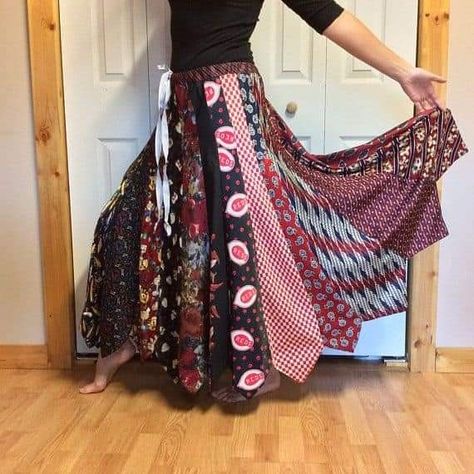 Indian Evening Gown, Tie Projects, Upcycled Skirt, Long Flowy Skirt, Patchwork Clothes, How To Make Skirt, Silk Maxi Skirt, Long Maxi Skirt, Upcycled Clothes