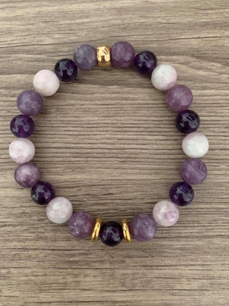 Lepidolite Bracelet, Amethyst Crystal Bracelet, Marble Bracelet, Making Jewelry For Beginners, Girly Bracelets, Jewelry Knowledge, Stone Bead Jewelry, Stretchy Beaded Bracelet, Wrist Jewelry