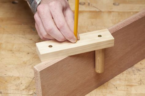 Foolproof Tool for Marking the Center of a Board | The Family Handyman Homemade Snow Globes, Center Finder, Portable Workbench, The Family Handyman, Wood Turning Lathe, Lathe Projects, Learn Woodworking, Wood Turning Projects, Family Handyman