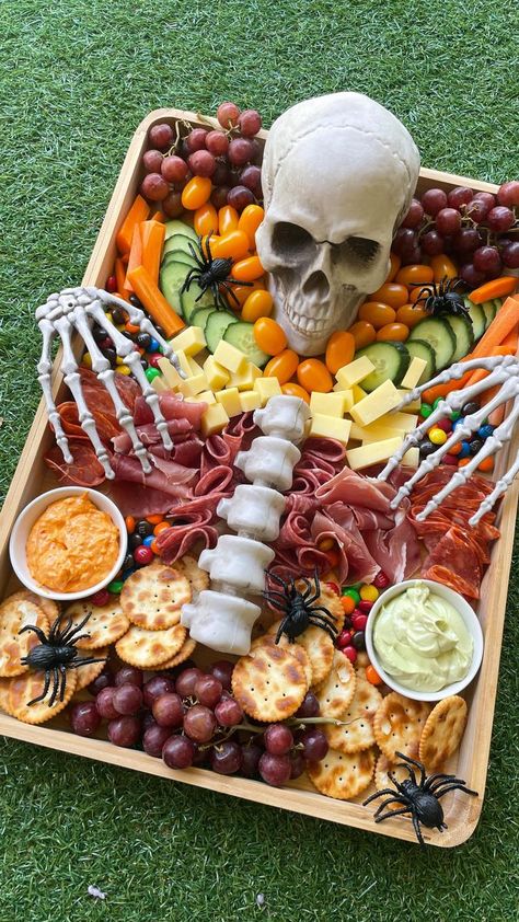 Emily Christos | Perth mum | Easy Recipes and Platters on Reels | Billie Eilish · bury a friend Halloween Party Recipes, Pumpkin Platter, Halloween Platter, Easy Halloween Party Food, Halloween Food Appetizers, Halloween Fruit, Vegetable Tray, Spooky Food, Vegetable Platter