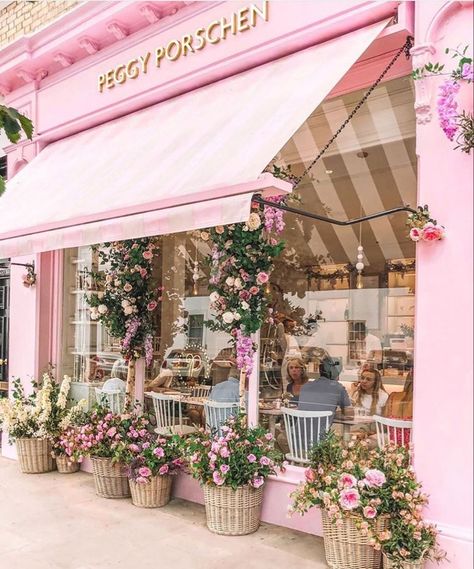 Peggy Porschen, Cute Bakery, Bakery Design Interior, Pink Bicycle, Fancy Flowers, Florist Shop, Bakery Design, Cafe Interior Design, Boutique Interior