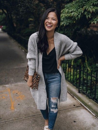 Gray Cardigan Outfit, Cardigan Outfit Work, Oversized Cardigan Outfit, Cardigan Outfit Spring, Outfits With Grey Cardigan, Long Cardigan Outfit, Cardigan Fall Outfit, Women Leggings Outfits, High Waisted Ripped Jeans