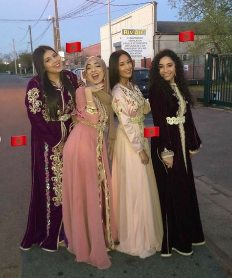 Girls Dpz Instagram Hidden Face, Pakistani Girls Dpz, Abaya Fashion Black, Abaya Instagram, Girls Dpz Instagram, Moroccan Kaftan Dress, Estilo Hijab, Stile Hijab, Asian Wedding Dress