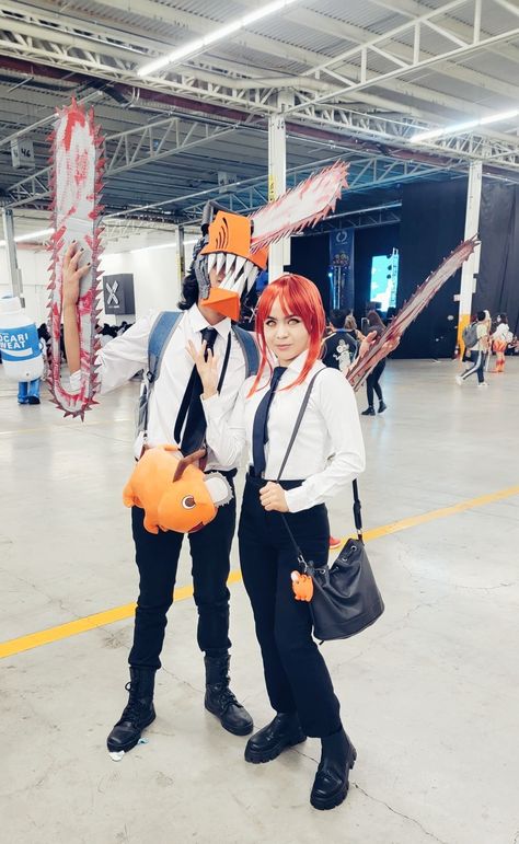 Anime Duo Costumes, Comicon Costume Ideas, Chainsaw Man Costume, Anime Couple Costume, Comicon Costume, Chainsaw Man Cosplay, Cosplay Couple, Group Cosplay, Duo Costumes