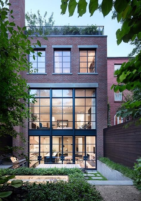 Backyard Architecture, Brooklyn Townhouse, Townhouse Exterior, Private Backyard, Modern Townhouse, Row Houses, Townhouse Designs, Brick Exterior House, Brick Architecture