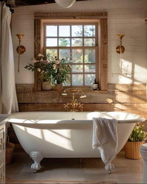 Cottage Interiors Bathroom, Farmhouse Bath Tub, Bathroom Rustic Ideas, Contemporary Farmhouse Bathroom, Bathroom Design Farmhouse, Rustic Bathtub, Farmhouse Bathtub, Country House Bathroom, Bathtub Ideas