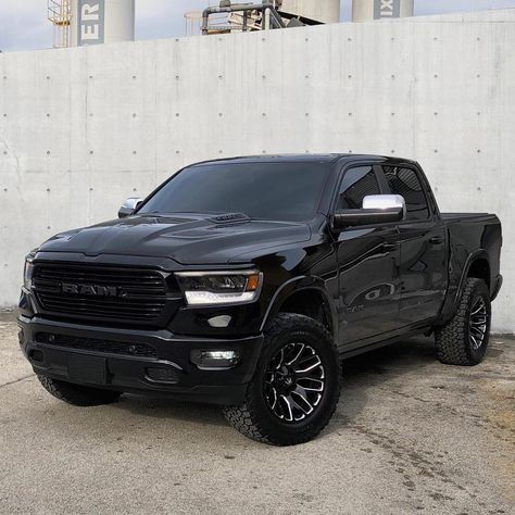 All business in all black. 📸: @gen5blackram #ram #ramtrucks #ram1500 #ramlife #ramcountry #trucks #truckdaily Ram 4x4, Ram Trucks 1500, Black Truck, Ram Truck, Dodge Truck, Jeep Pickup, Jacked Up Trucks, Dodge Trucks Ram, Dodge Trucks