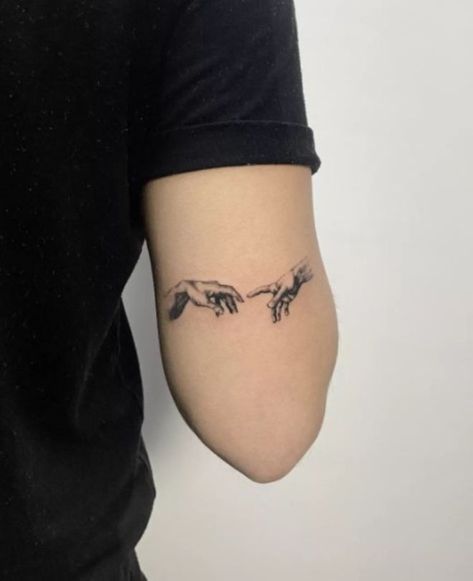 Michelangelo Tattoo, Hopeless Romantic Tattoo, Italian Tattoos, Tatuagem Masculina Pequena, Romantic Tattoo, Single Needle Tattoo, Vegan Tattoo, Back Tattoos, Blackwork Tattoo