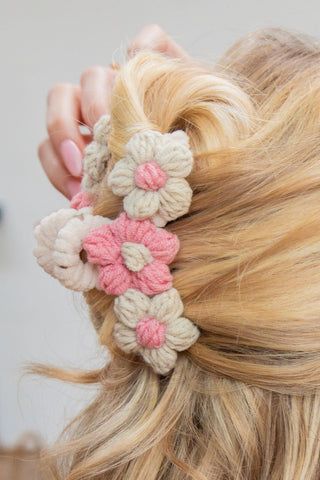 School Hair Accessories, Large Claw Clip, Back To School Hair, Bow Ponytail, Crochet Hair Clips, Boho Crafts Diy, Crocheted Flower, Date Night Dress, Crochet Hair Accessories