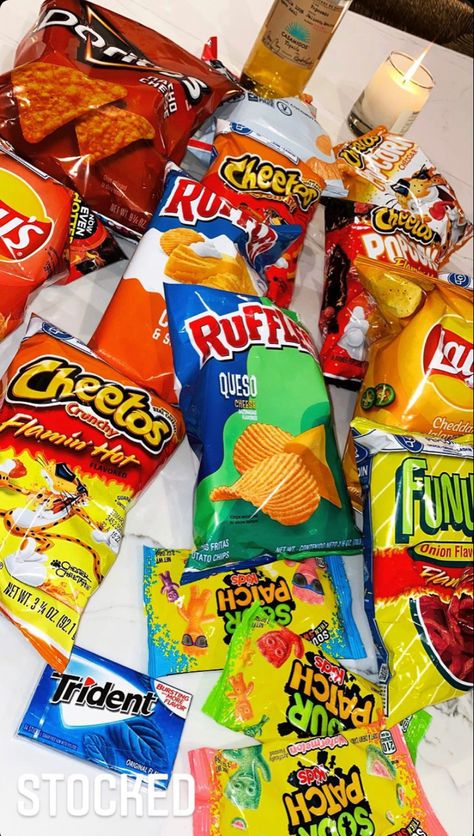 American Snacks Aesthetic, Junk Food Snacks Aesthetic, Snack Pictures, Cheetos Crunchy, Chips Snacks, Pastries Recipes Dessert, American Snacks, Dessert Platter, Store Snacks