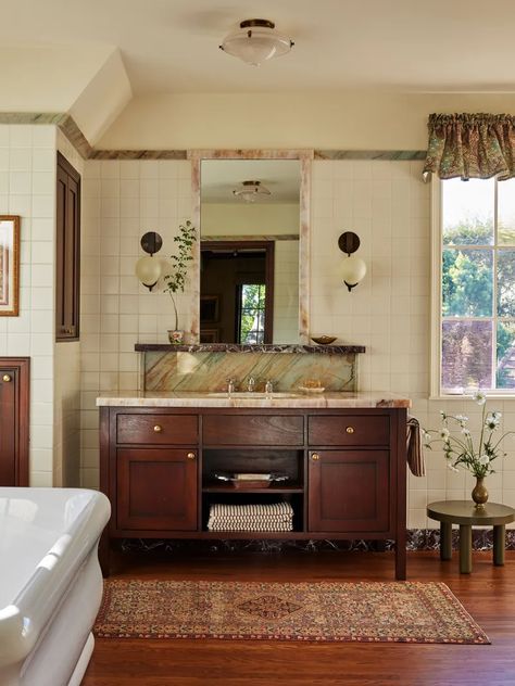 1920s House, Kitchen Trends, The Ranch, Architectural Digest, House Inspo, Bathroom Inspiration, Bathroom Interior, Midcentury Modern, In The Middle