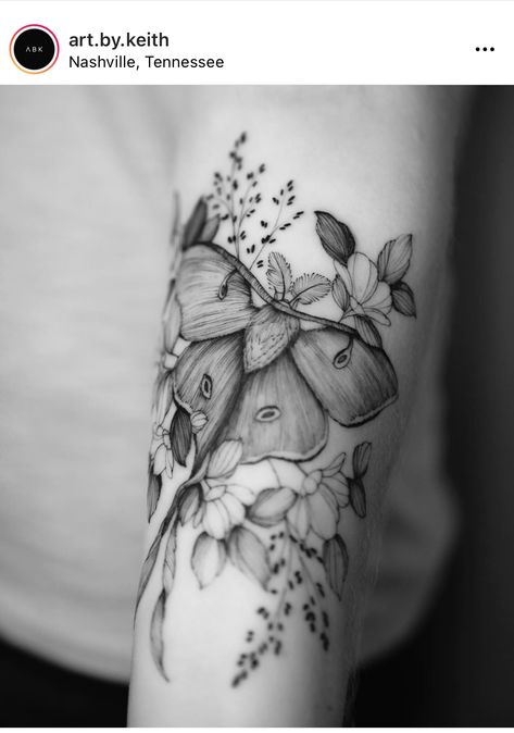 Luna Moth Flower Tattoo, Lunar Moth With Flowers Tattoo, Luna Moth With Flowers Tattoo, Floral Moth Tattoo Sleeve, Moon Garden Tattoo, Aesthetic Moth Tattoo, Luna Moth And Flowers Tattoo, Botanical Moth Tattoo, Moth And Flowers Tattoo