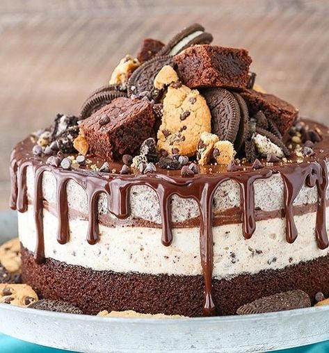 Oreo Brookie, Best Ice Cream Cake, Cake Ganache, Brownie Ice Cream Cake, Cake Brownie, Ultimate Cookies, Ice Cream Cake Recipe, Oreo Ice Cream, Brownie Ice Cream