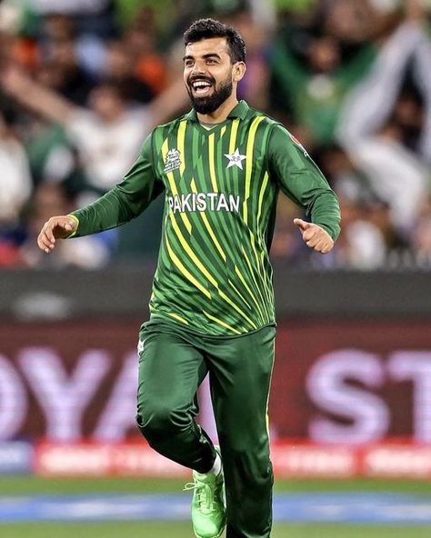 Shadab Khan, Pak Cricket, Imran Khan Pakistan, Romantic Love Images, Handsome Celebrities, Pakistan Cricket Team, Pakistan Cricket, Cricket Wallpapers, Asia Cup