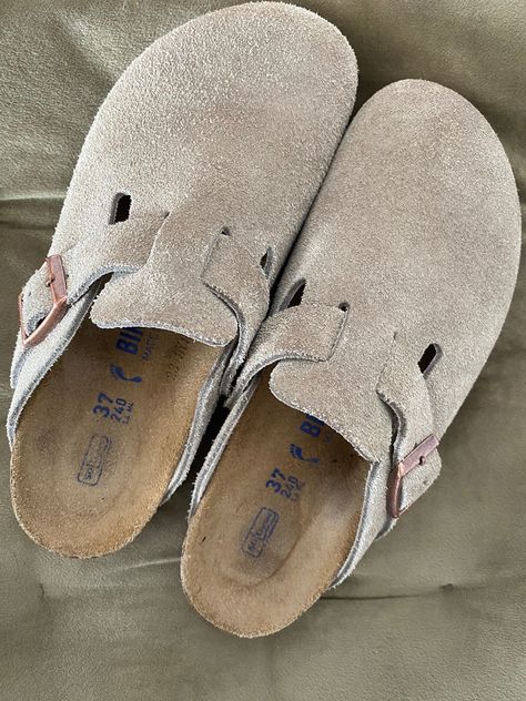 How to Clean Birkenstock Clogs Without Ruining Them: A Simple Guide - Classiqe Edit How To Clean Birkenstocks, Business Capsule Wardrobe, Remove Water Stains, Birkenstock Clog, Birkenstock Clogs, Suede Cleaner, How To Clean Suede, Shoe Wardrobe, Platform Flip Flops