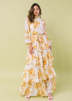 Yasemin Coco Chanel Dresses, Chanel Dresses, Peasant Sleeve, Modern Clothing, Plus Size Maxi, Dresses For Wedding, Thrift Finds, Plus Size Maxi Dresses, Layered Skirt