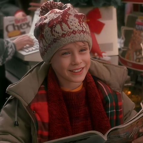 Kevin Home Alone, Kevin Mcallister, Home Alone 1, Home Alone 1990, Home Alone 2, Home Alone Movie, Kevin Mccallister, Chris Columbus, Home Alone Christmas