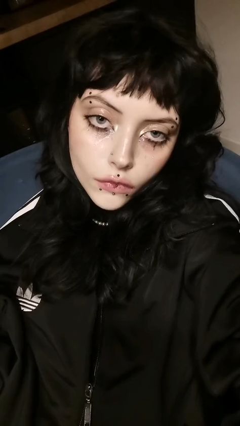 Piercings Aesthetic, Aesthetic Face, Swag Makeup, Goth Makeup, Dark Makeup, Hair Reference, Aesthetic Hair, Makeup Art, Makeup Inspo