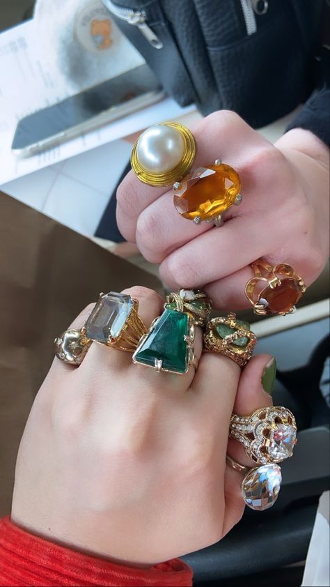 Vintage and antique rings from an antique store Maximalist Jewelry, Bohemian Style Men, Antique Store, Dope Jewelry, Big Rings, Maximalism, Funky Jewelry, Jewelry Lookbook, Crystal Ring