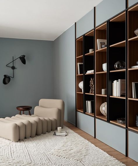 @studiolawahl • Instagram photos and videos Bedroom Design Trends, Coffee Chairs, Airbnb House, Living Hall, Separating Rooms, Bookcase Design, Kids Interior Room, Interiors Dream, Cabinet Shelving