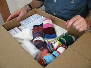 Izzy Dolls, Christmas Child Shoebox Ideas, Comfort Dolls, Christmas Shoebox, Shoebox Ideas, Combat Engineer, Operation Christmas Child Shoebox, Loom Yarn, Kids Christmas Gifts