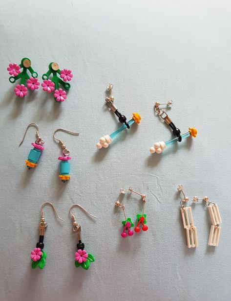 Lego Jewelry Diy, Diy Lego Earrings, Jewelry Vendor Display, Lego Earrings, Lego Dots, Lego Jewelry, Lego Gifts, Homemade Earrings, Lego Diy