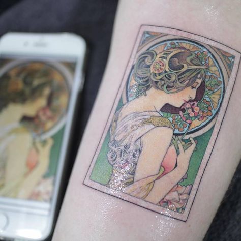 Alphonse Mucha Tattoo, Mucha Tattoo, Circular Tattoo, Art Nouveau Tattoo, Nouveau Tattoo, Circle Tattoos, Mucha Art, Alfons Mucha, Human Canvas