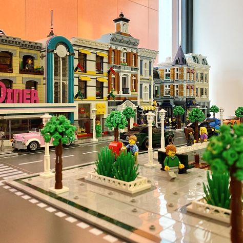 The town | Legorijk | Flickr Lego City Display, Big Lego Sets, Lego 5, Lego Village, Best Lego Sets, Lego Town, Big Lego, Lego Board, Lego Sculptures