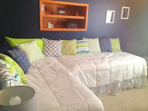 Bedroom makeover.  2 twin beds l-shape.  Throw pillows.  White bedding.  Navy walls. Lime Green, White, Grey accent colors. 2 Twins In One Room, Twin Bed Arrangement Ideas, 2 Twin Beds In Large Room, Throw Pillows White Bedding, L Shaped Twin Beds Ideas, Pillows White Bedding, L Shape Twin Beds Ideas, L Shaped Beds, Twin Beds Guest Room