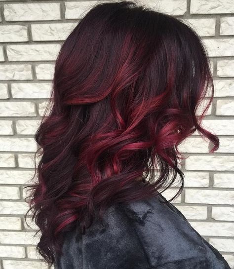 Hair Color Red Highlights, Pelo Color Borgoña, Lavender Hair Ombre, Red Highlights In Brown Hair, Painted Highlights, Dark Red Hair Color, Highlight Ideas, Red Ombre Hair, Plum Hair