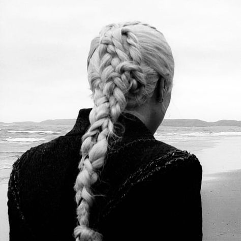 Braided White Hair, Albino Hair, Rhaenyra Aesthetic, Pjo Oc, Targaryen Aesthetic, Rhaenyra Targaryen, Dark Paradise, Hair Braid, The Witcher