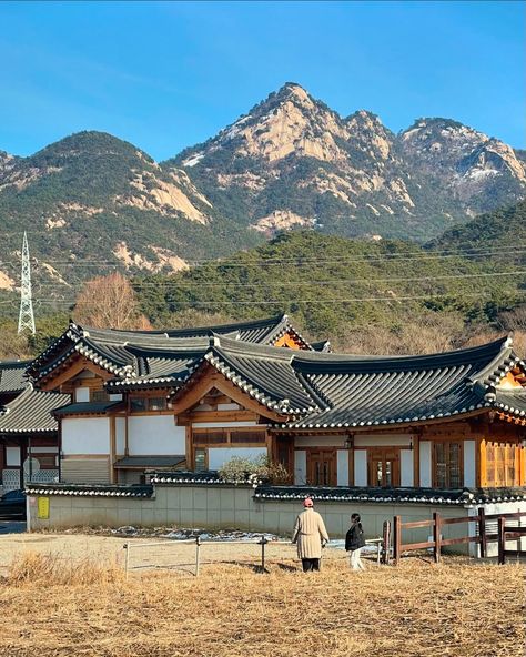 Eunpyeong Hanok Village ⛰️ Hanok Village, Art