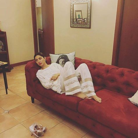 MAHIRA KHAN on EID day 1| caught sleeping on the couch in a very beautiful white dress and i can't get over the sheer details on the pant. #festive hangover #looking pretty and tired #go desi!!! Eid Hairstyles, Eid Jokes, Mahira Khan Dresses, Eid Day, Eid Quotes, Dresses In Black, Eid Looks, Funny Girly, Mahira Khan