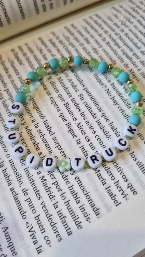 Debut Bracelet Ideas, Taylor Swift Debut Bracelet Ideas, Our Song Bracelet, Eras Tour Bracelets Clay Beads, Era Tour Bracelets Ideas, Debut Friendship Bracelet, Unhinged Taylor Swift Bracelets, Ts Bracelet Ideas, Song Bracelet