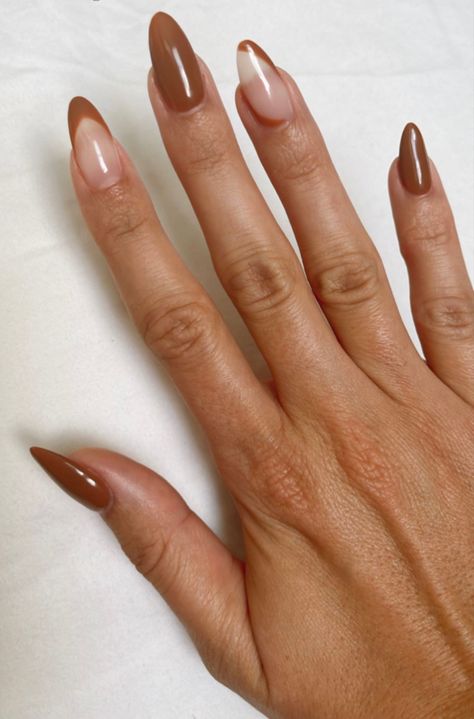 Nail Trends Fall 2022, Mocha Nails, Mocha Girls, Fall Nail Design, Brown Nail Art, Nail Picking, Mocha Mousse, Nails Brown, Aesthetic Nails